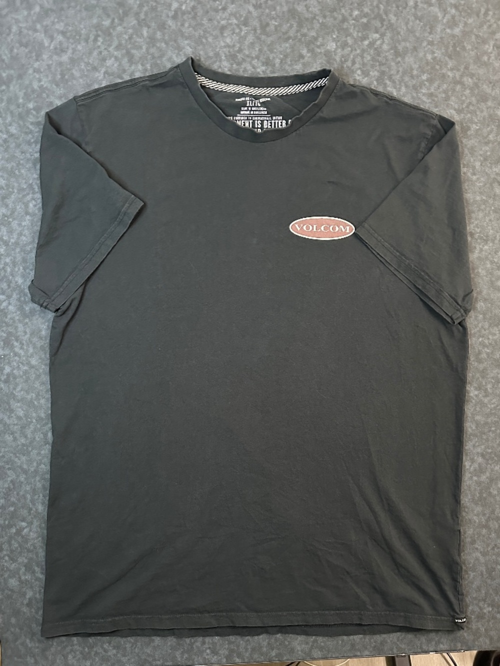 Volcom Oval Logo Black Graphic T Shirt Size XL